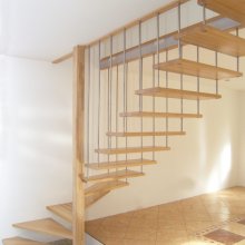 Obojstranne zavesené schodisko kombinácia drevo/nerez, Pezinok